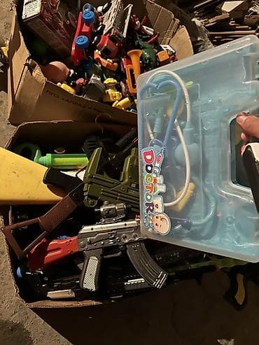 energy box: Большой лот детских игрушек разной тематики Состав по фото: - — 3