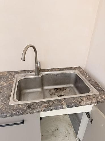 Кухонная мойка из нержавеющей стали с врезкой в столешницу at lalafo.kg Кухонная мойка из нержавеющей стали с врезкой в столешницу