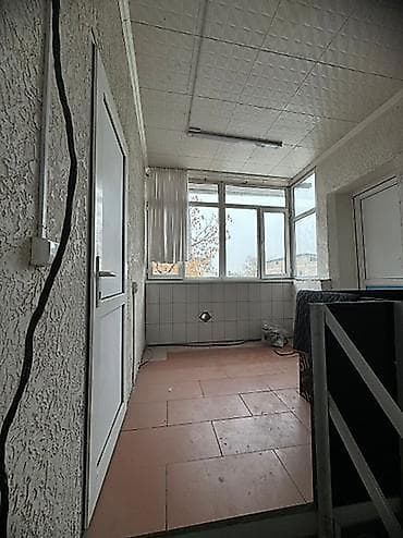 швейные машины в оше: Кызыл Аскер ул Орозова/Месероша Сдается помещение Площадь:110м2 Два — 3