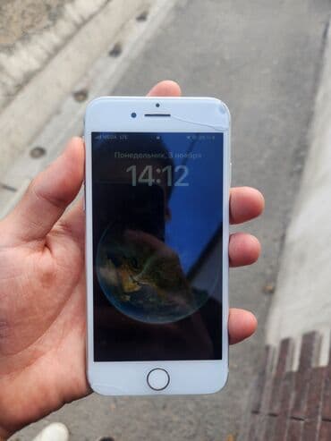 продаю телефон айфон: IPhone 8, Колдонулган, 64 ГБ, 77 % — 2