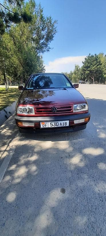audi 100: Volkswagen Vento: 1992 г., Седан — 4