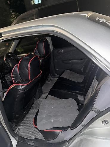 corolla 2004: Toyota Carina: 2000 г., Автомат, Седан — 3