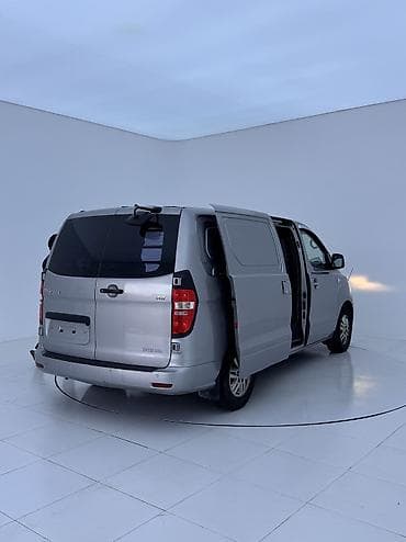 самое машина: Hyundai Starex: 2019 г., 2.5 л, Автомат, Дизель, Фургон — 5