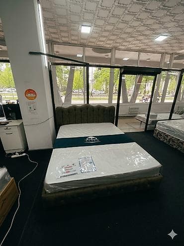 двух яростный кравать: 🛏️ Роскошная двуспальная кровать с мягким изголовьем — премиум — 2