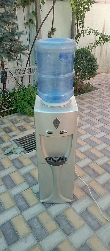 Кулер для воды с верхней загрузкой бутыли - Напольная модель с двумя