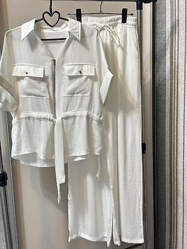 форма одежда: Женский комплект из двух предметов: рубашка и широкие брюки, цвет — — 1