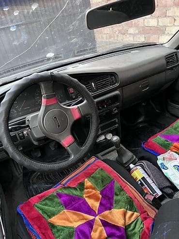 задние стопы 124: Mazda 626: 1990 г., Хэтчбэк — 5