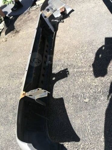 на исузу: Бампер Isuzu, Б/у, Оригинал — 3