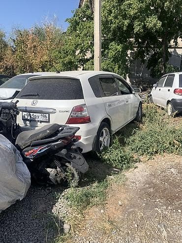 под восстановление: Honda Civic: 2002 г., Хэтчбэк — 1