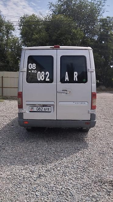 rex sprinter: Mercedes-Benz Sprinter (короткая база, средняя крыша), серебристый — 4