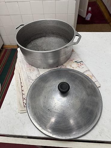 один: Срочная продажа ‼️ Казаны Продаются советские казаны 1) Два казана — 9