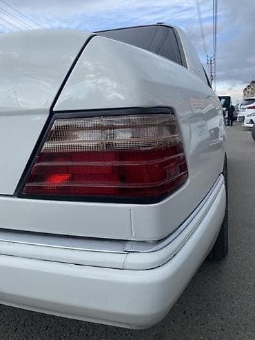 golf 2: Mercedes-Benz W124: 1994 г., Ручные, Бензин, Седан — 3