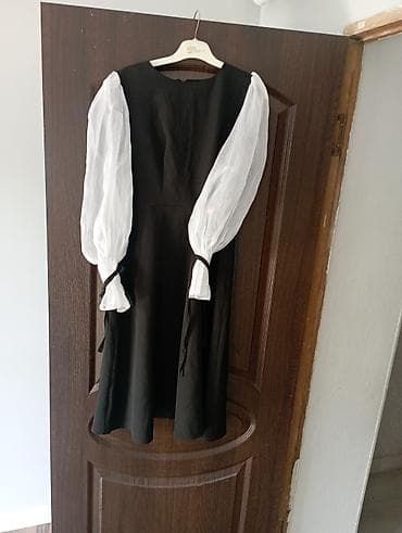 Платье черное с контрастными пышными рукавами продаю срочно - — 3