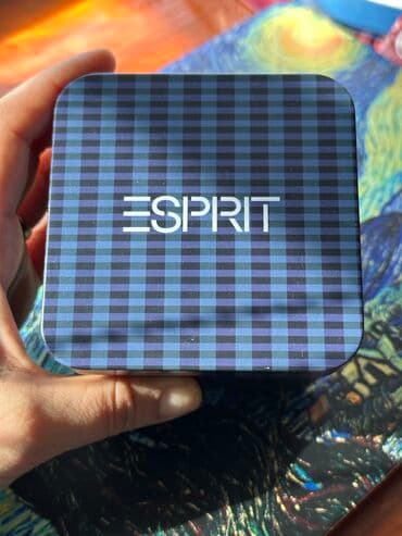 домашние часы: Новые часы фирмы Esprit, привезенные с Англии в подарок. На стекле — 4