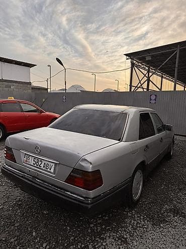 lexus 570 2016: Mercedes-Benz W124: 1994 г., 2 л, Ручные, Дизель, Седан — 4