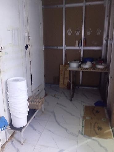 пустой помещение: Сдаю помещения — 4