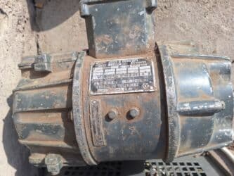 трёхфазный генератор: Элекьродвигатель с блоком регулировкой оборотов.Элетродвигатели — 3