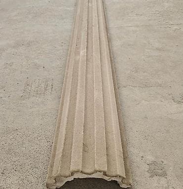 пиларом: Фасадный элемент: рельефная полуколонна/наличник из архитектурного — 1