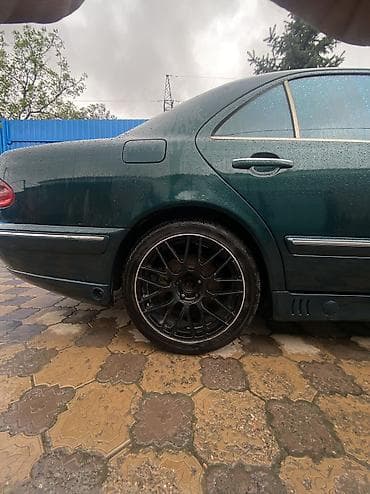 Диски: Литые Диски R 18 AMG, отверстий - 5, Б/у — 3
