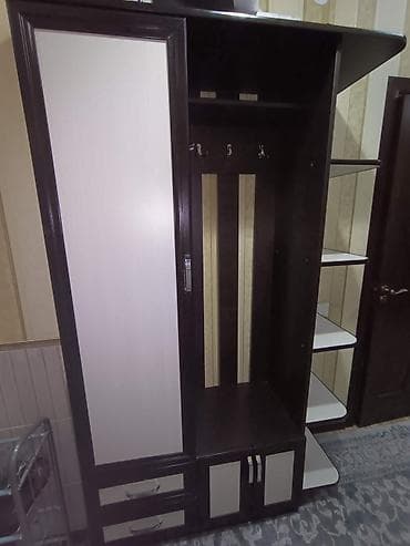 third edition solutions: Шкаф-прихожая, Б/у, С зеркалом — 1