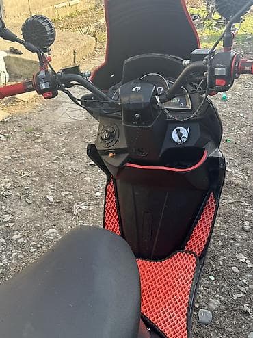 4 5мм: Макси-скутер 150 куб. см, Бензин, Колдонулган — 7