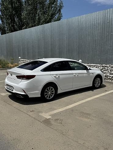 Продажа авто: Hyundai Sonata: 2017 г., 2 л, Автомат, Газ, Седан — 4