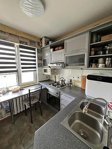 квартиру токмак: 3 комнаты, 58 м², 104 серия, 4 этаж — 8
