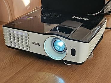 Full HD яркий проектор BENQ M680. Пробег лампы 3311 часов. Сумка и