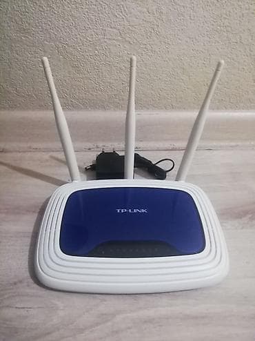 Wi-fi роутер N300, состояние хорошее, работает отлично, 3-антенный