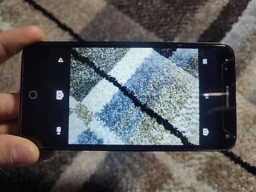 p 10: Alcatel Pop 4 (Серый) Телефон компактный, удобно лежит в руке — 4