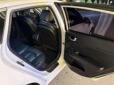 2016: Kia K5: 2016 г., Седан — 6
