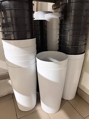 гүлдөр сатылат: Продаются пластиковые кашпо для цветов. Б/у, состояние отличное. ✔️ — 1