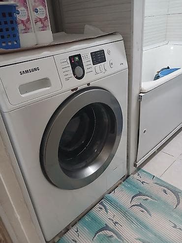 Стиральная машина Samsung, фронтальная загрузка, вместимость 6 кг