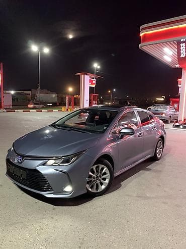 outback br: Toyota Corolla: 2020 г., 1.8 л, Вариатор, Гибрид, Седан — 3