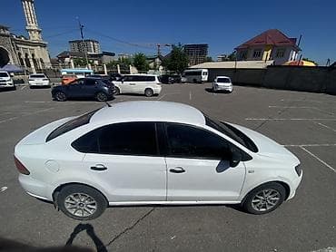 киа автомашина: Volkswagen Polo: 2014 г., 1.6 л, Механика, Бензин, Седан — 5