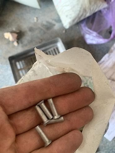 бесплатный: Заклёпки алюминиевые с полукруглой/потайной широкой шляпкой (по фото — — 3