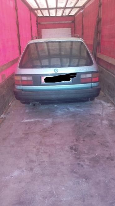 x5 2020: Volkswagen Passat Variant: 1993 г., Универсал — 2