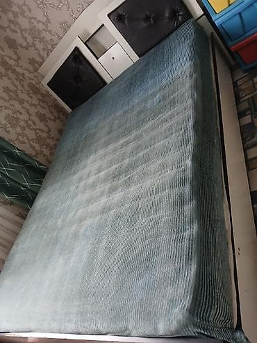 стол письменный тумбочка: Двуспальная кровать с высоким изголовьем и центральной нишей - Размер — 4