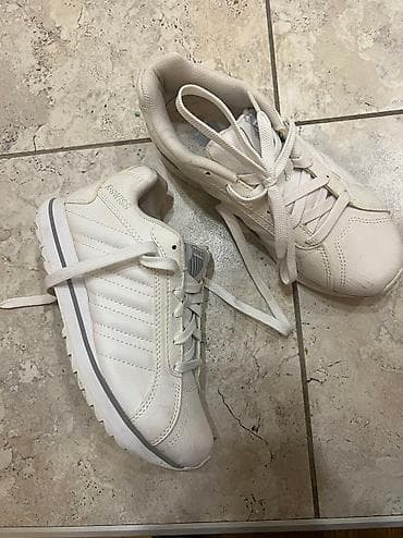 крассовки женский: Продаю кроссовки а отличном состоянии .Размер 4,5 на 34 — 1