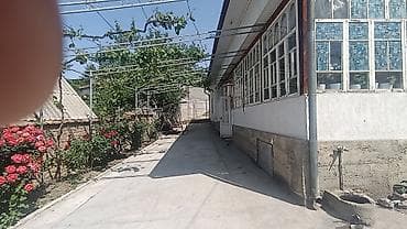 фучика 18 а: Продаётся частный дом с двором и садовой зоной. Описание: - — 2