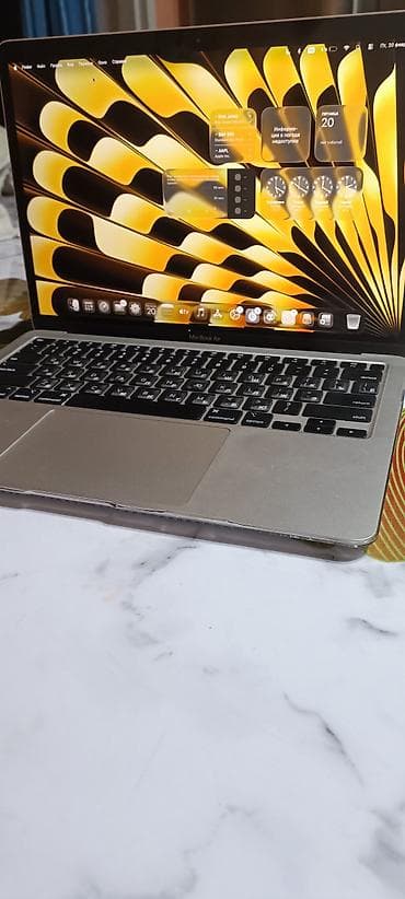 видео дрон: Ноутбук Apple (MacBook) 13.3 ", M1, ОЗУ, RAM: 8 ГБ — 6