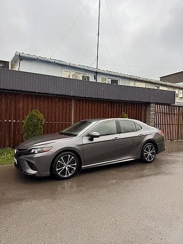 Toyota Camry: 2019 г., 2.5 л, Автомат, Бензин, Седан — 2