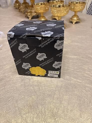 дикор: Набор декоративных ваз-васелок на ножках, золотистый металл. Состав — 9