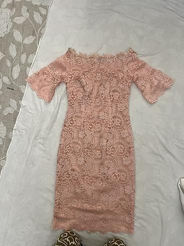 разная одежда: От 1000 сом Лот одежды (4 вещи) 1) Белая куртка в стиле байкер: - — 8