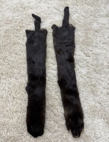 Айымдардын бут кийими: Меховые норковые шкурки. 2шт. Новые. Цельношкурные. Отлично подойдет — 2