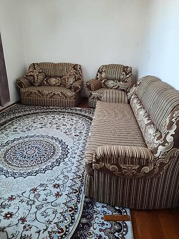 Гарнитур мебели для гостиной и спальни. Состав: - Раскладной