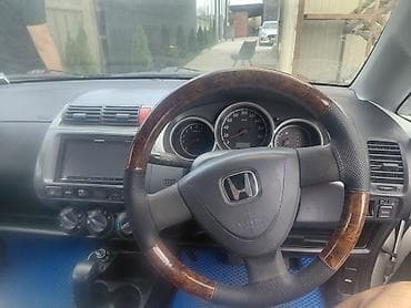 Honda Fit: 2003 г., 1.5 л, Автомат, Бензин, Хетчбек