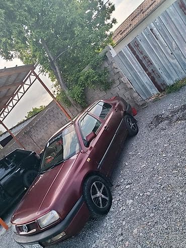 жип унаа: Volkswagen Vento: 1993 г., 1.8 л, Кол менен иштөөчү, Газ, Седан — 1