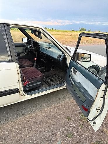 Унаа сатуу: Легковой автомобиль, седан, белый цвет. Инжекторный двигатель — 7