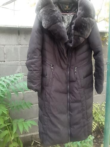 Продаю бу зимнюю куртку размер 48 -50 р. Мех съёмный. Тёплая